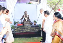 Goan Reporter: Vice-President of India Shri Jagdeep Dhankhar Unveils Two Statues at Raj Bhavan Lawns