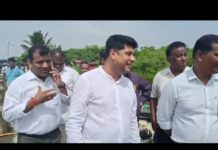 Goan Reporter:: Congress Leaders Visit Chorao Ferry Site as Ferry Removal Work Begins