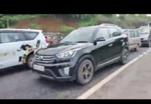 Goan Reporter: 02 Ambulances stuck in traffic jam at Chimbel flyover