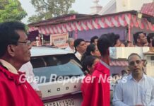 Goan Reporter:Warren Alemao wishes everyone happy Traditional Fama of Menino Jesus at Colva Church